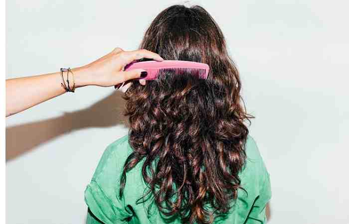 why curly hair and wide-tooth combs are a perfect match