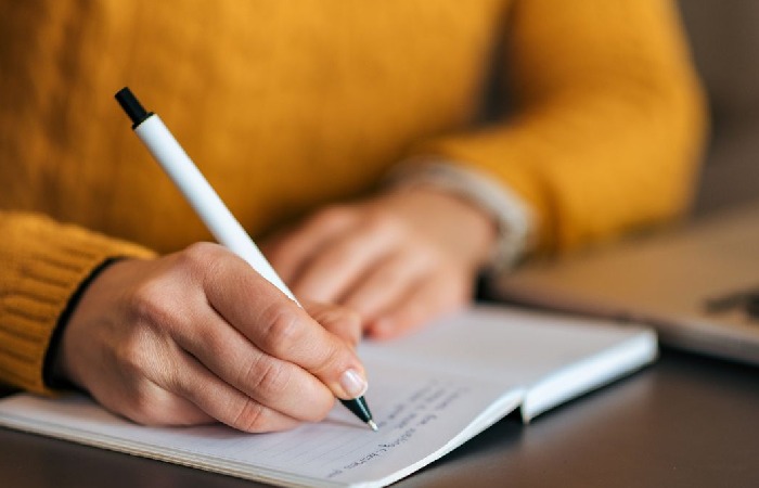 Why Write for The Universal Beauty – Matte Lipstick Write for Us