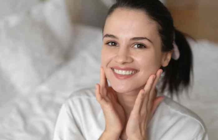 gently removes dead skin